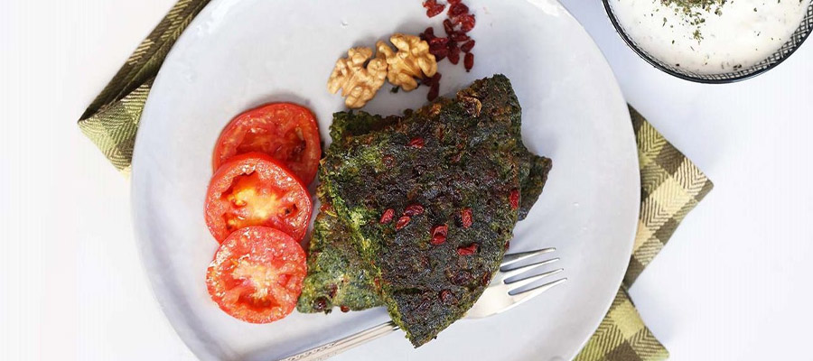 مراحل طرز تهیه کوکو سبزی